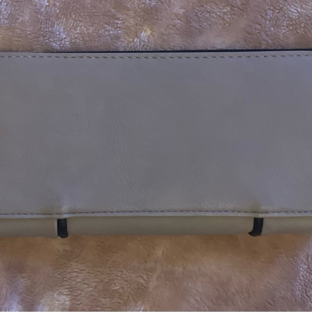 NWOT Nicole Miller Wallet - Picture 3 of 3